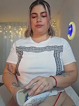 Juliietha servas online show from March 5, 9:43 pm