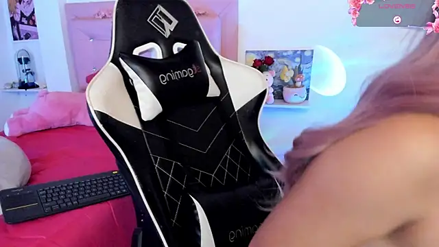 little jade online show from November 13, 6:51 pm