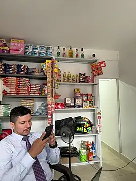 Sol biglips online show from April 16, 8:30 pm