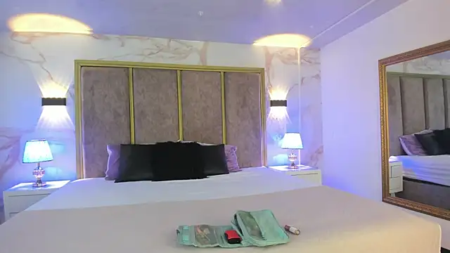 PaulinaDuarte online show from October 20, 1:25 pm