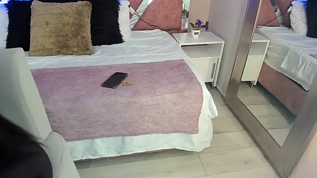 PaulinaDuarte online show from November 19, 11:32 am