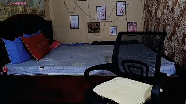 Snapshot of Lanian_99 chatting on October 1, 10:31 am Lanian 99 online show from October 1, 10:31 am