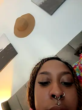 Your Paris online show from October 10, 7:08 pm