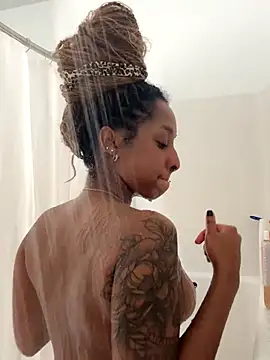 Your Paris online show from October 15, 3:25 pm