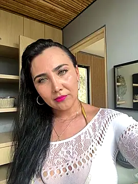 Evangeline Taylorr online show from September 8, 7:35 pm