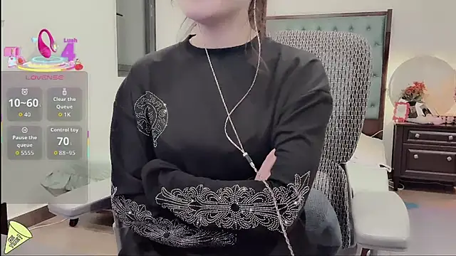 Berrysweet 68 online show from November 25, 2:30 pm