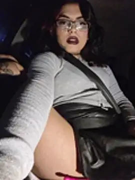 Xtattoedgirl online show from May 18, 1:59 am