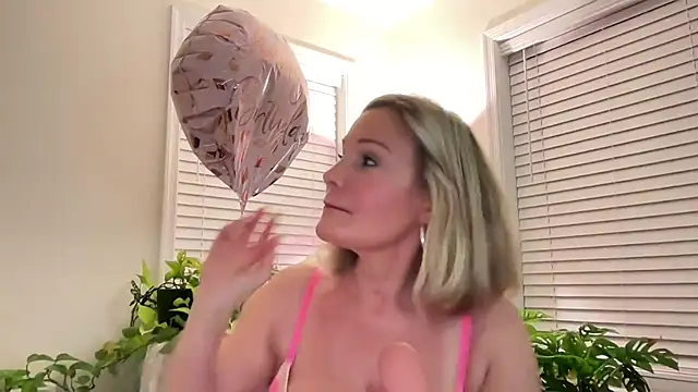 Milf Goddess online show from August 2, 6:16 am