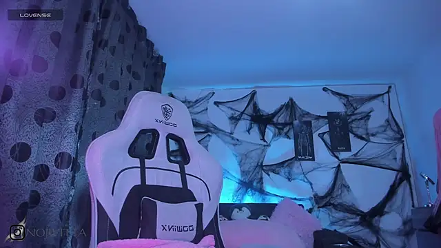 satanbabee online show from October 26, 12:50 am