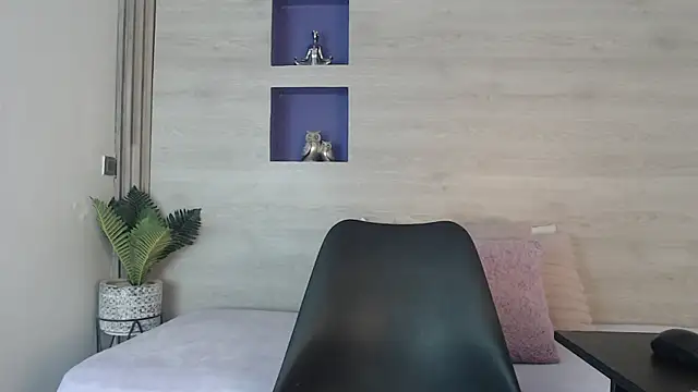 Dakotagloss online show from April 9, 9:20 pm