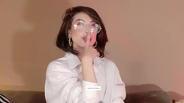 Hannah Borbon online show from March 8, 3:32 am