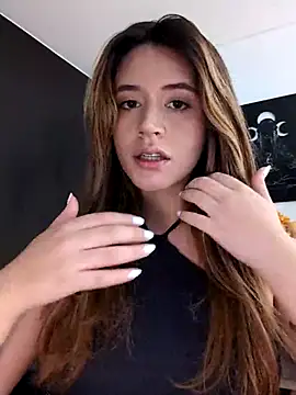 maliciaworld online show from September 15, 7:10 pm