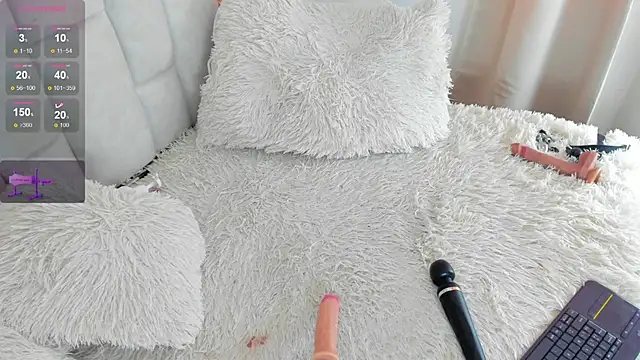 Salomethompson- online show from October 3, 8:03 pm