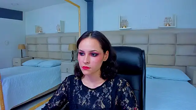 AnnyThompson  online show from November 5, 9:20 pm