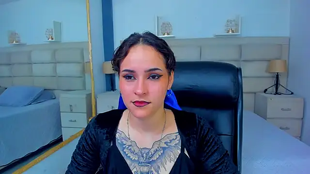 AnnyThompson  online show from October 24, 10:17 pm