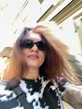 BabeRainbow online show from June 30, 2:49 pm