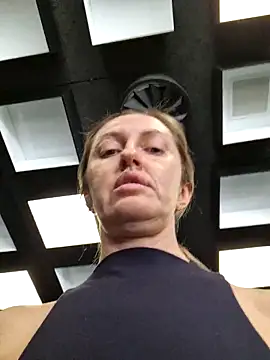 Miss    Mia  online show from February 3, 9:03 am