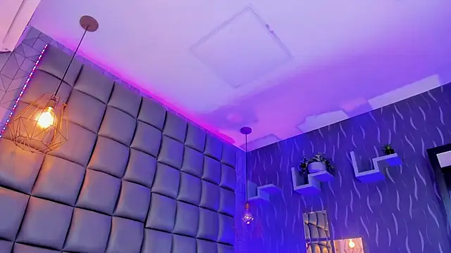 megan woll online show from April 1, 8:06 pm