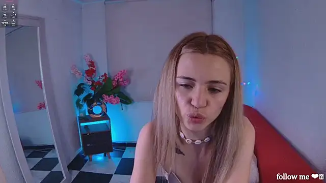 Lucy Princes online show from March 4, 8:43 am