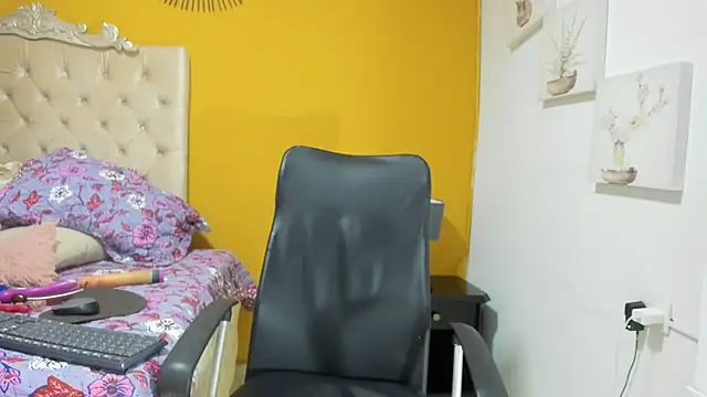 rousse sexyandhot online show from September 29, 2:16 am