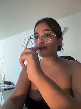 CamilaSofiia online show from December 21, 4:06 am