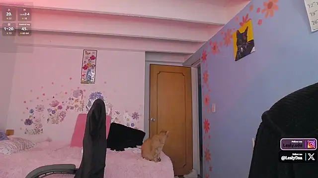 leslyyu online show from October 13, 3:47 pm