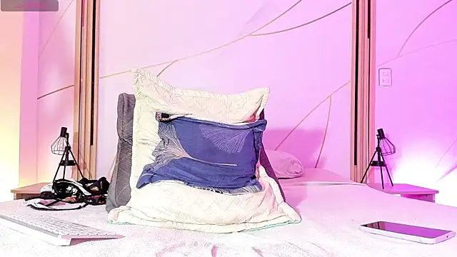 CheryHandsome online show from December 20, 1:09 am