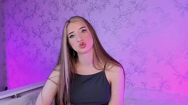 Snapshot of milky_waybaby chatting on December 2, 7:10 am milky waybaby online show from December 2, 7:10 am