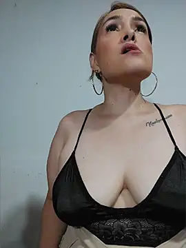 Miss Agatha online show from March 20, 1:21 am