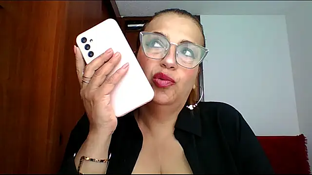 RossanaLionheart online show from April 9, 12:32 pm