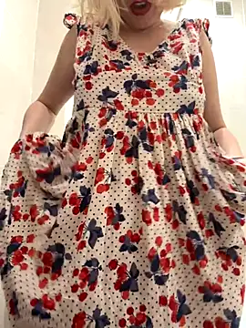 Snapshot of Yourdirtybitch chatting on September 25, 8:02 am Yourdirtybitch online show from September 25, 8:02 am