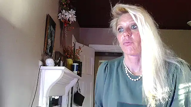 Glamazonx online show from September 23, 2:04 pm