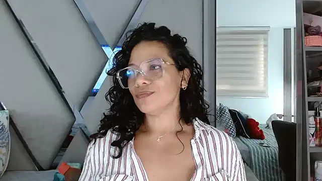 paula daniela1 online show from January 12, 7:19 pm