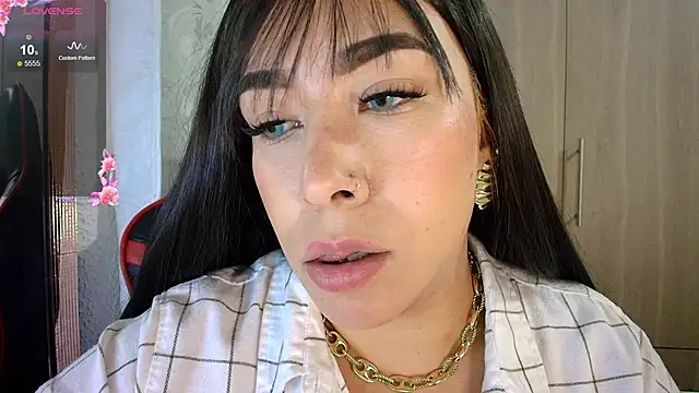 leahtemptation3 online show from May 15, 11:51 pm