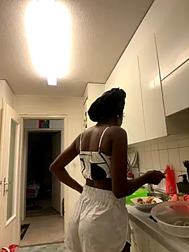 SUUKAM online show from September 22, 8:07 pm