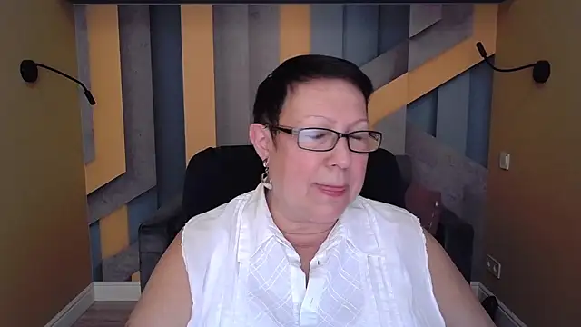 BarbaraTurners online show from October 10, 6:24 pm