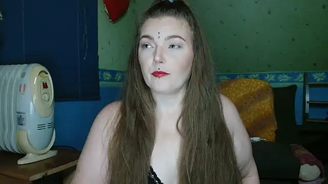 Snapshot of SherineDivine chatting on September 19, 7:13 pm SherineDivine online show from September 19, 7:13 pm