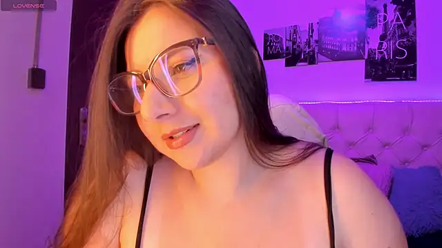 Roxxanne Bail online show from December 18, 4:28 am