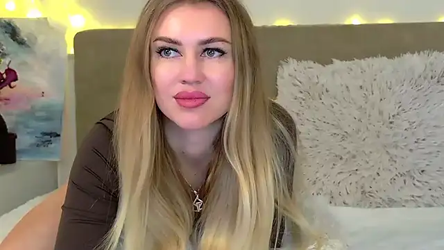 LuisaSin online show from January 19, 9:49 am