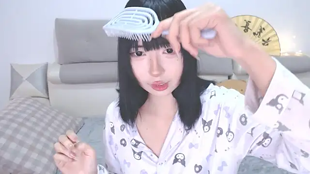 Snapshot of your_angela chatting on September 29, 7:46 am your angela online show from September 29, 7:46 am