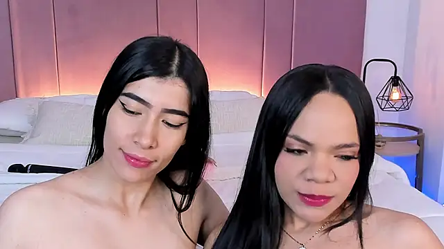 siara and zoe online show from March 24, 11:54 pm