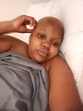 queennapal online show from February 15, 6:38 am