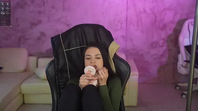 Tina Breeze online show from April 9, 7:47 am