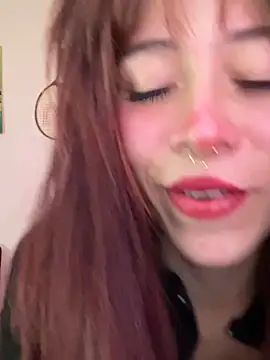 SuzzyyM online show from June 13, 11:57 pm