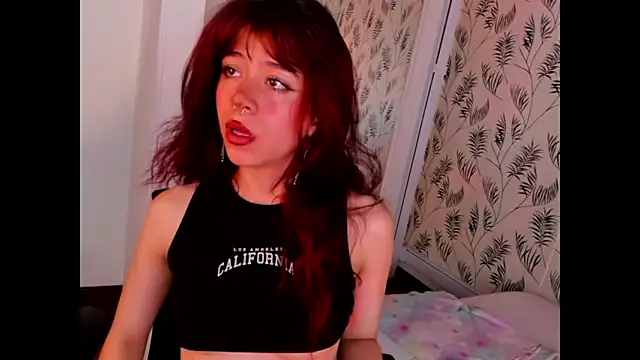 SuzzyyM online show from March 14, 9:38 pm