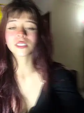 SuzzyyM online show from December 19, 10:35 pm