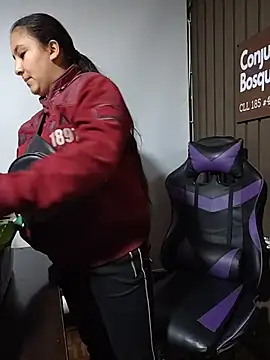 Cute Penelope online show from April 1, 11:11 am