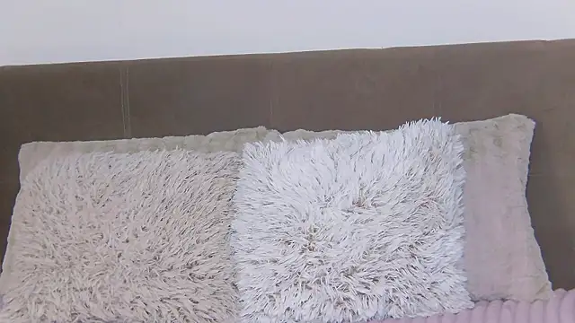 VioletiSwone online show from January 13, 6:30 am