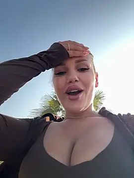 Syka0001 online show from November 20, 11:11 am