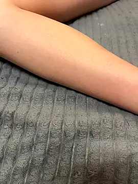 lovelly molly online show from January 6, 4:10 pm